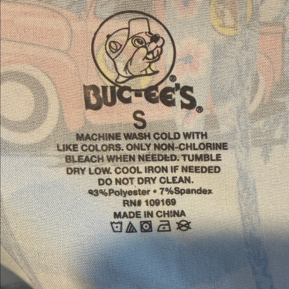 Buc-ees Men's Hawaiian Car Print Casual Shirt - Picture 3 of 3